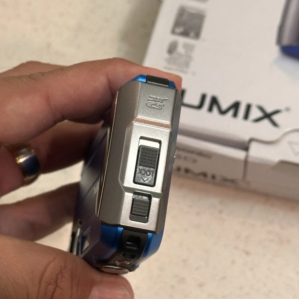 Panasonic LUMIX Dmc-TS30 Waterproof Digicam Blue Digital Camera USED - CIB